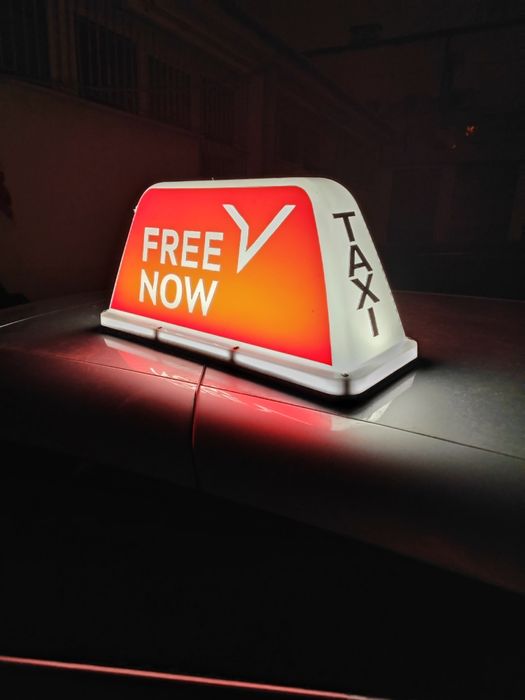 Lampa taxi Freenow