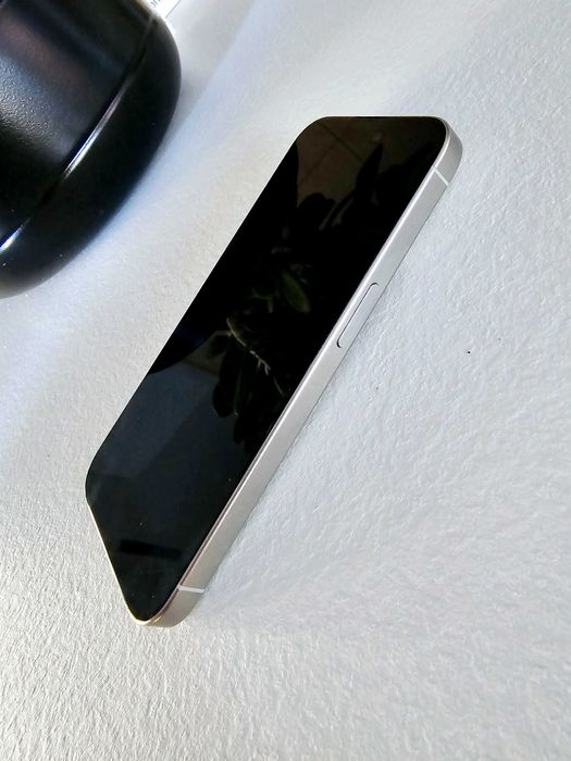 iPhone 15 Pro stan bardzo dobry