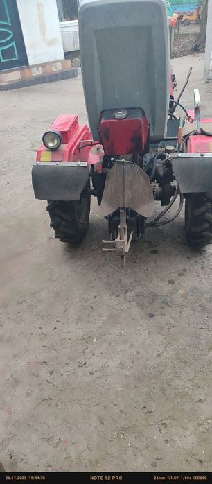 Міні трактор  продам