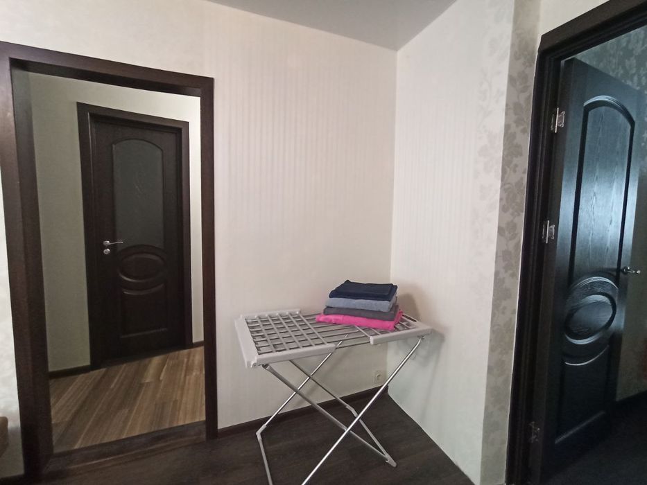 Квартира 2-кімнатна центр міста 1 поверх подобово