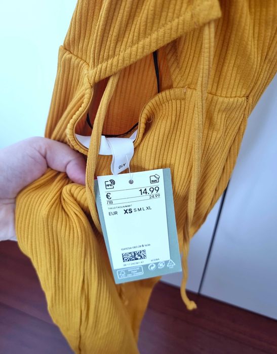 Vestido amarelo H&M com abertura nas costas tam XS - novo com etiqueta