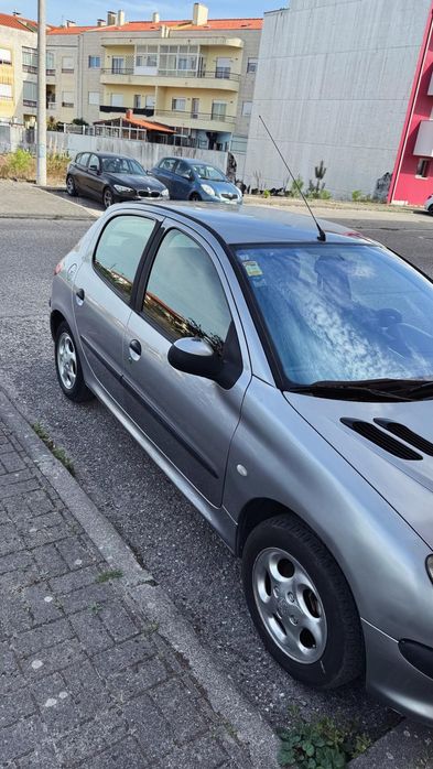 Carro Peugeot 206