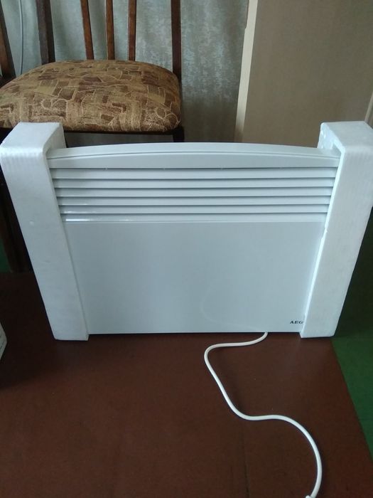 Конвектор Настінний Електричний AEG 1.0 кВт модель WKL 1003 S