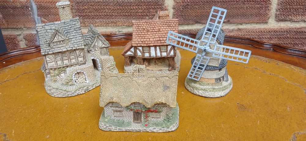 Мініатюрні колекційні котеджі