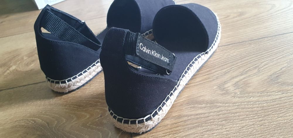 Calvin Klein  rozmiar 39