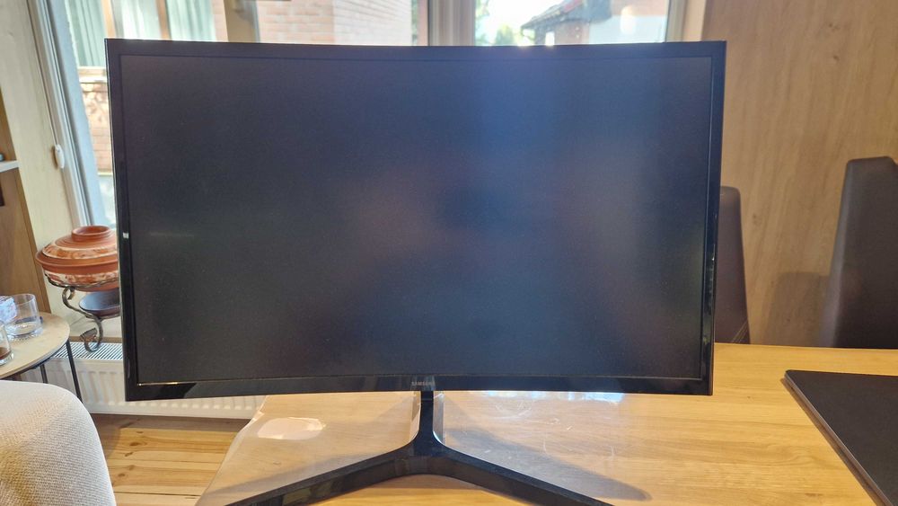 Монітор Samsung 24" вигнутий S24D366GA FullHD 100 Гц VA