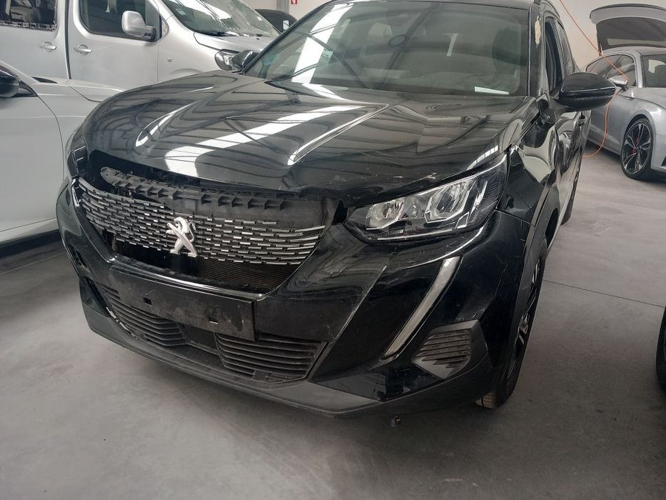Peugeot 2008 allure 1.2 2023