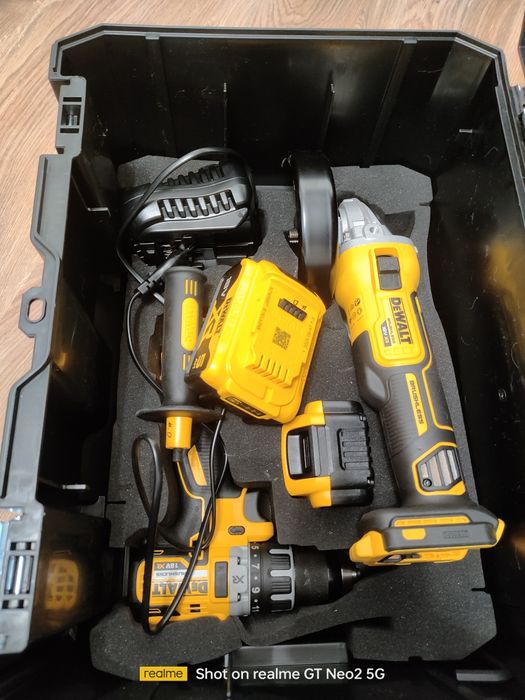 Sprzedam zestaw narzędzi DeWalt.