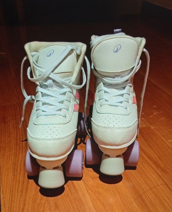 Patins 4 rodas novos