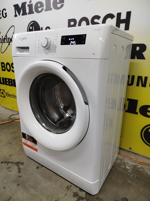 Пральна машина фірми Whirlpool