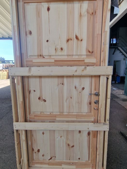 Portas deslizantes - Conjunto Challet de Madeira