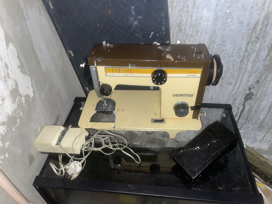 Швейна машинка veritas