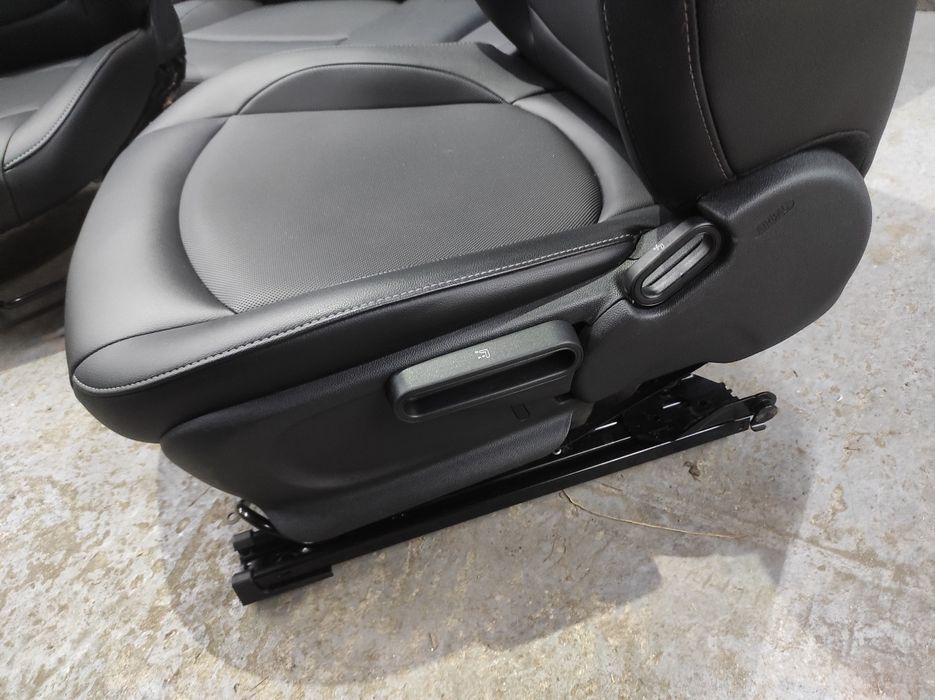 Салон Сиденья Mini F54 Ф55 F60 Сидушки Черная Кожа Clubman cooper Ф54