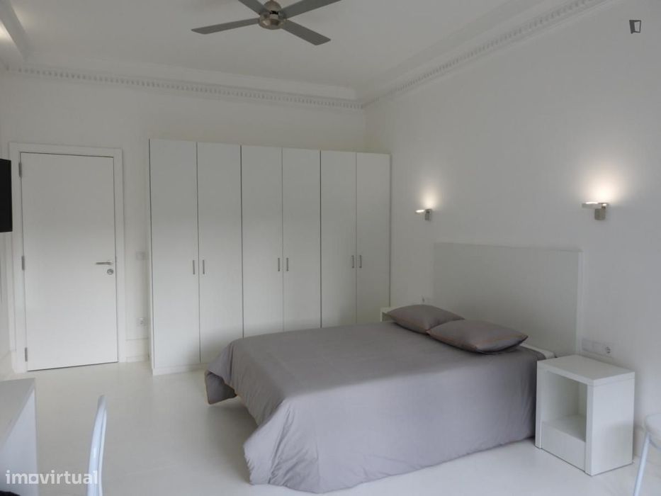 Quarto - localizado em Saldanha Lisbon