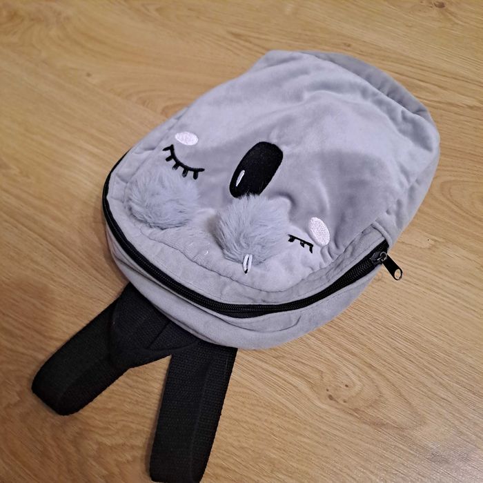 Plecak koala z pomponami szary Reserved