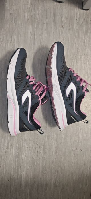 Sprzedam buty sportowe rozm 40