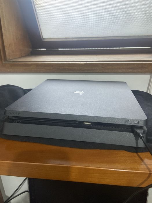 playstation 4 em otimas condiçoes e sem problemas