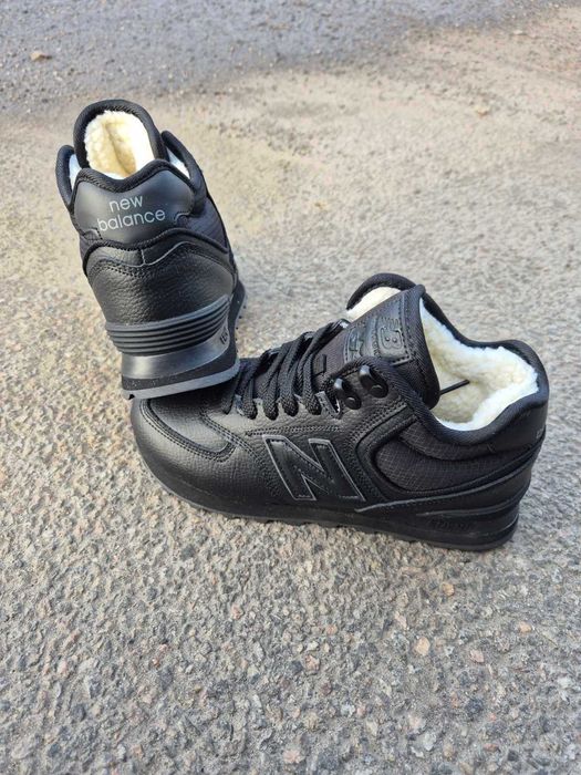 Розпродаж Кросівки жіночі New Balance 574 чорні зими