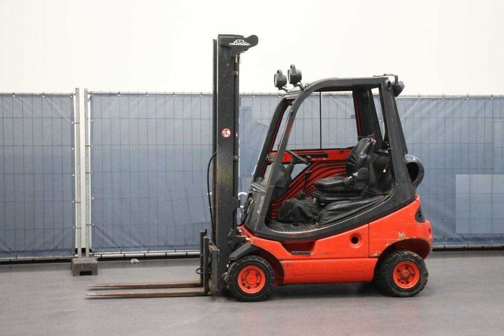 Empilhador GPL gás Linde H16T-03 - 1.600 Kg (2512)