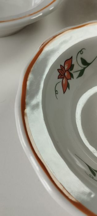 Cztery miseczki z żółtym obrzeżem, LUBIANA