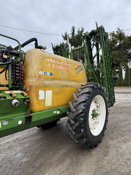 W ofercie  opryskiwacz Amazone UG 3000. Belka 24m