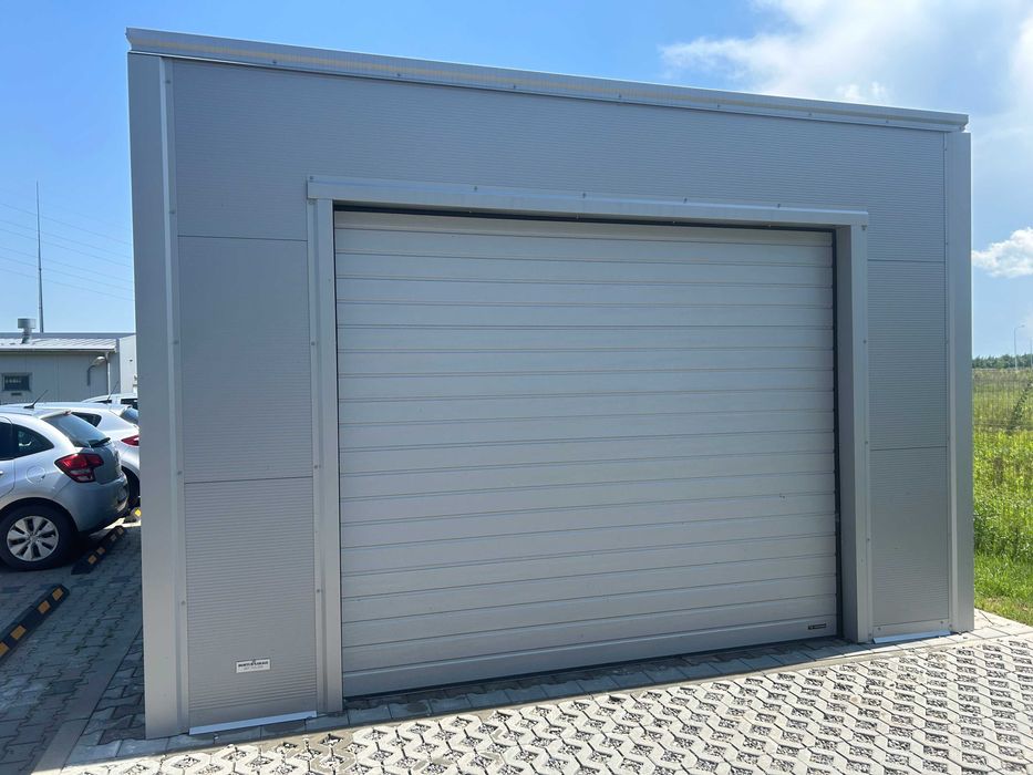 domek garaż budynek ocieplany hala z płyt warstwowych