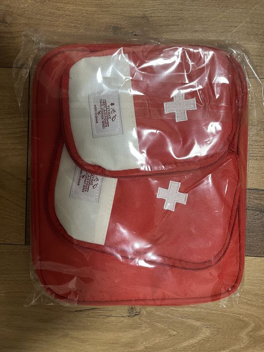 Автомобільна аптечка , сумка аптечка