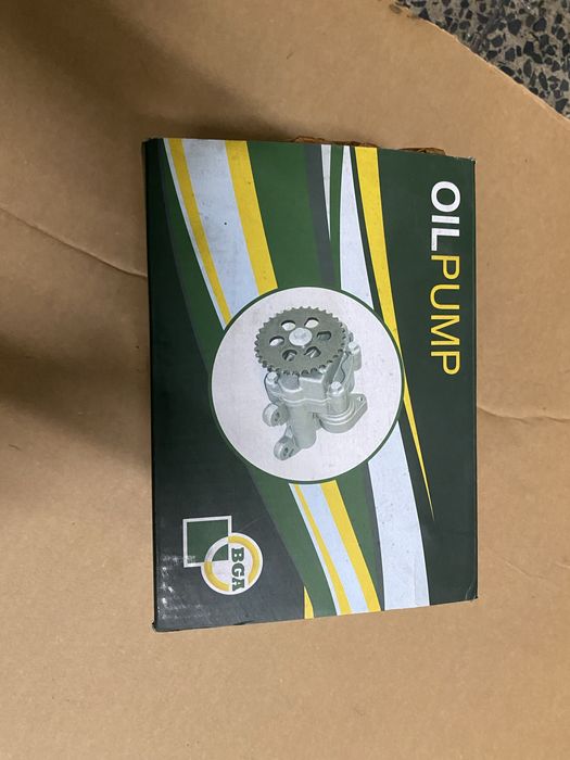 Bomba de oleo novinha em folha