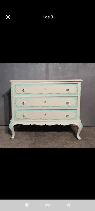 Cómoda verde e branco