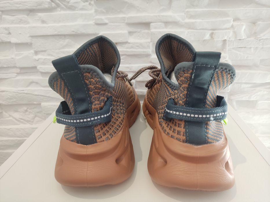 Buty sportowe męskie 39 (25 cm)