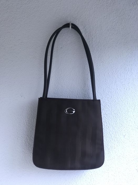 Mala Guess Original em castanho