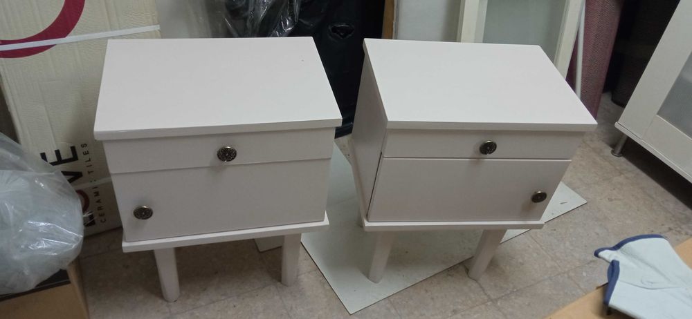 Conjunto 2 mesas cabeceiras antigas restauradas