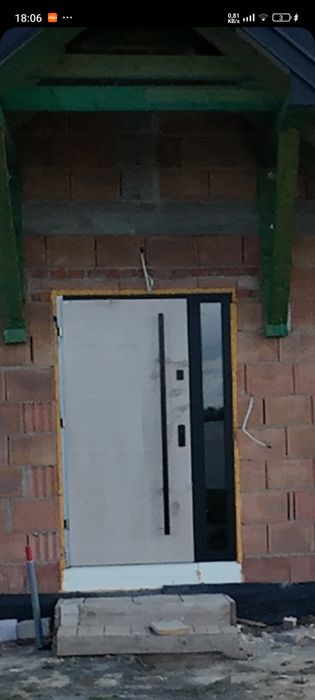Drzwi tymczasowe, gospodarcze na budowę