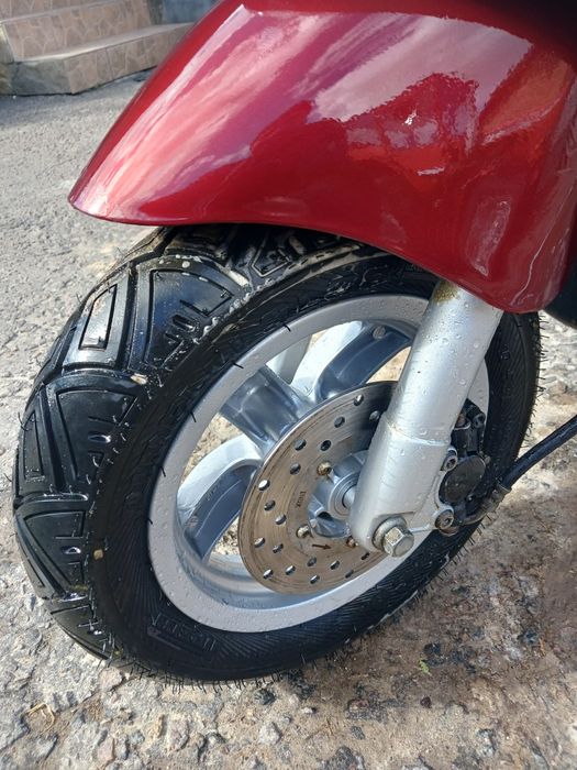 Продам скутер Piaggio Zip 100