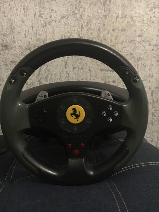 Продам ігрове кермо Thrustmaster Ferrari