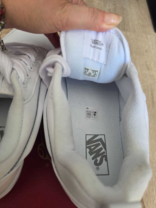 Nowe białe oldschool sneakersy Vans skate Knu Stack 39 true white