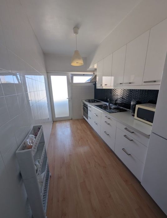 Quarto alugar junto ao Metro Gaia