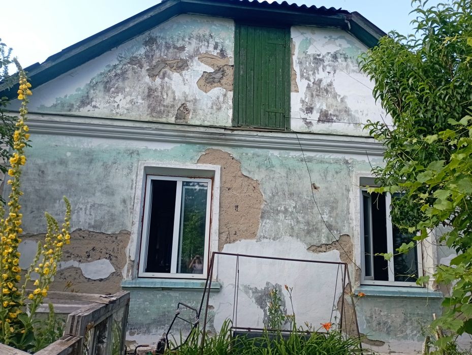 Будинок з  хоз. пристройками район ст.Коростень-Сади