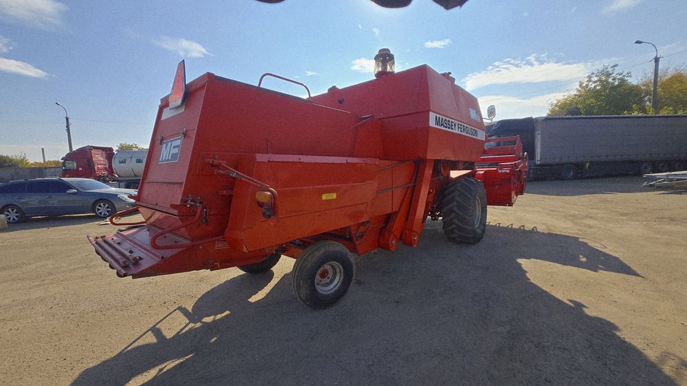 Комбайн massey Ferguson 440