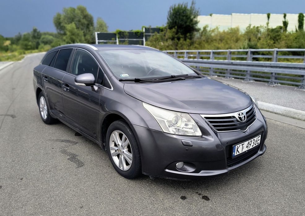 Toyota Avensis 2.0 126 km