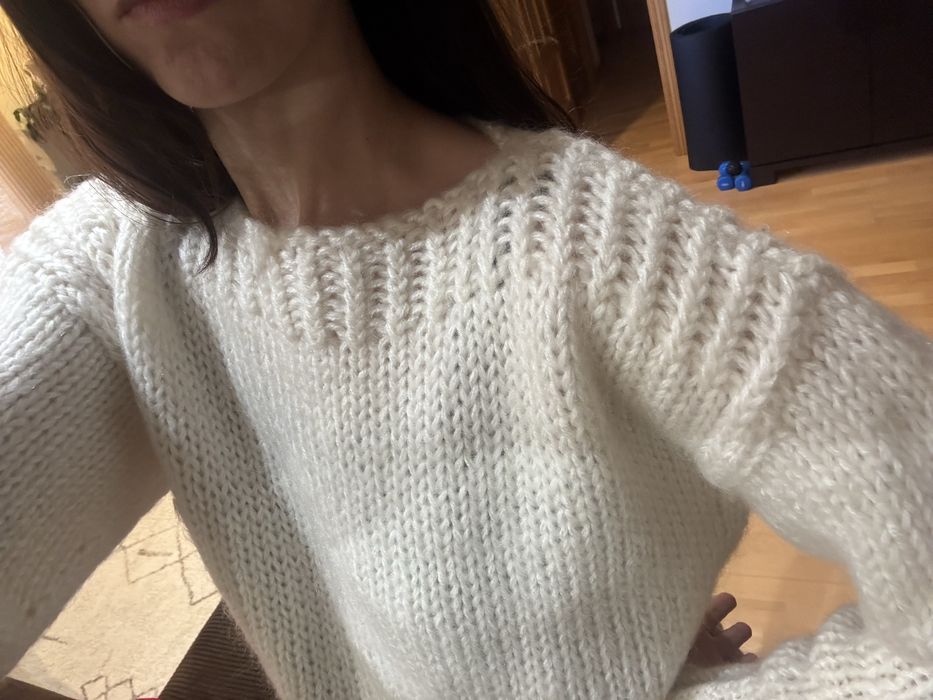 Світер з мохеру