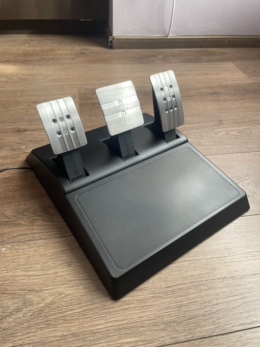 Kierownica Thrustmaster T300 + pedały | Stan BDB | PC / PS GWARANCJA 1 ROK