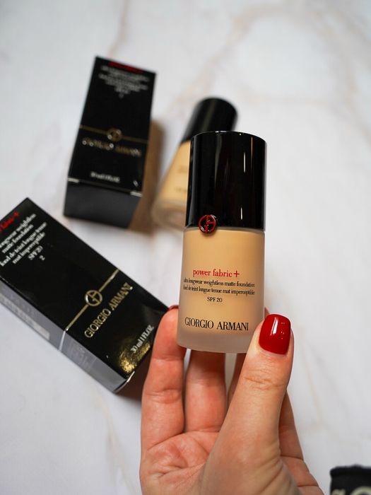 Тональна основа Armani Power Fabric Pro