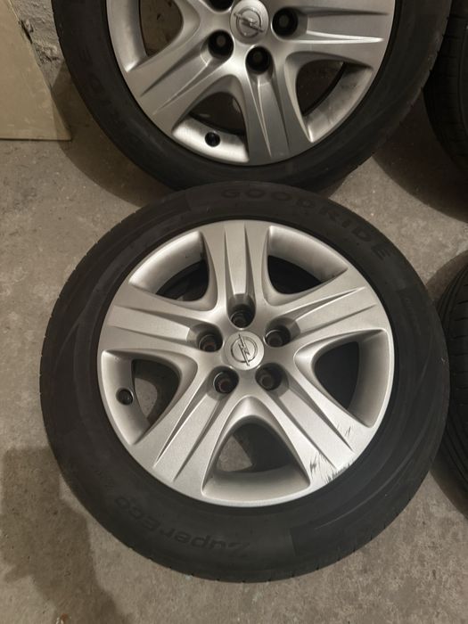 Felgi strukturalne 5x120 + Opony 225/55R17 + Kolpaki Opel Insignia A