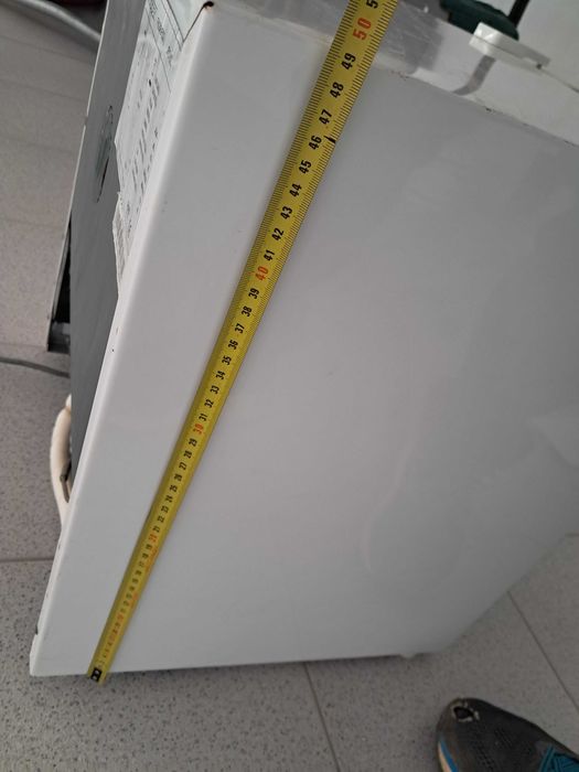 Frigorifico com congelador (46L)    50€