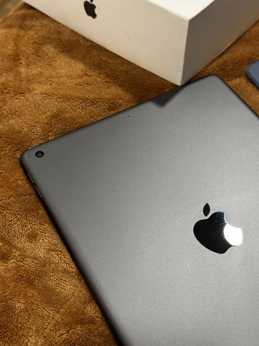 iPad 7ª Geração 128GB – Como Novo + Capa