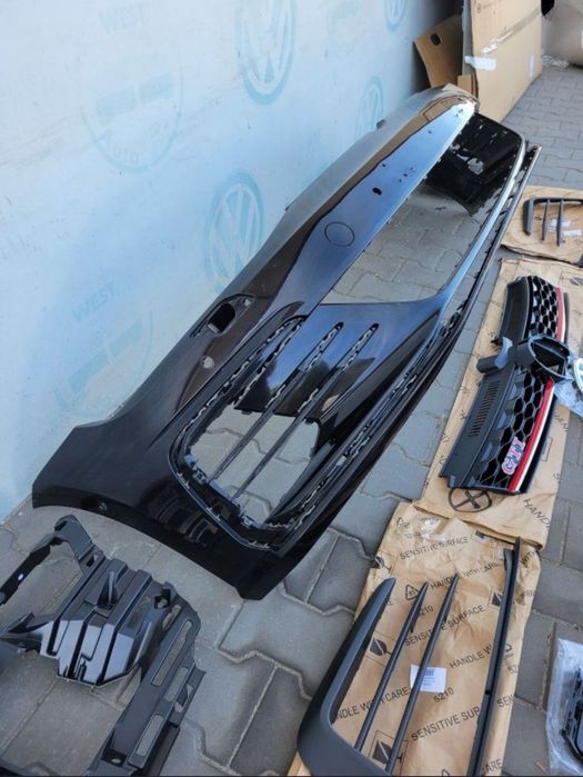 Бампер Golf 7 GTI Рест/Дорест Комплектуючі бамперу