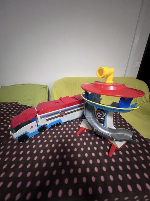 Camião  e Torre de Controlo Patrulha Pata com figurinas