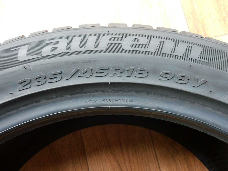 Laufen ILit+ LW31  235/45/18 98V XL Nowe z 2024r
