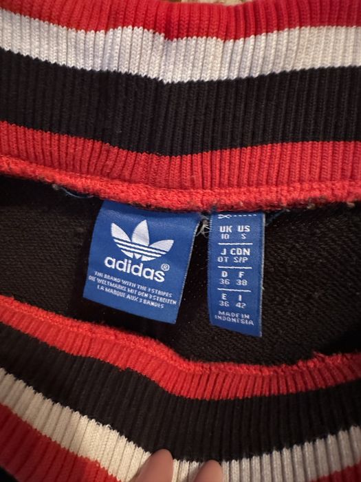 Жіночій спортивний костюм adidas розмір с